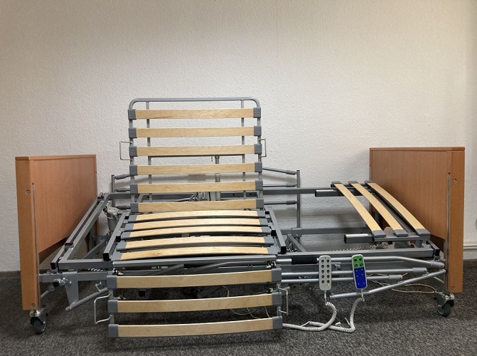 Łóżko rehabilitacyjne obrotowe z funkcją fotela i przechyłami bocznymi TWISTSWING